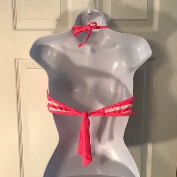NWT Catalina L ( 12/14) Awesome Bikini Top!! - Picture 3 of 6